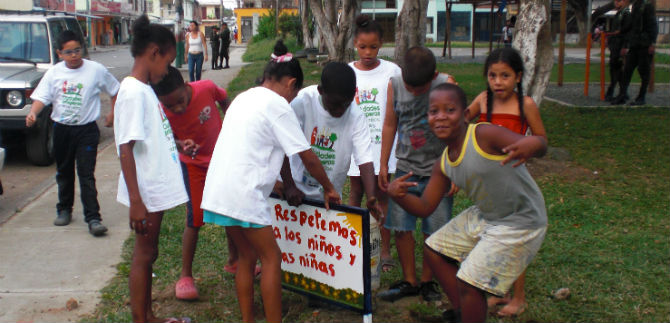 Menores de Cali elevaron sus mensajes como s�mbolo de paz y respeto por la vida