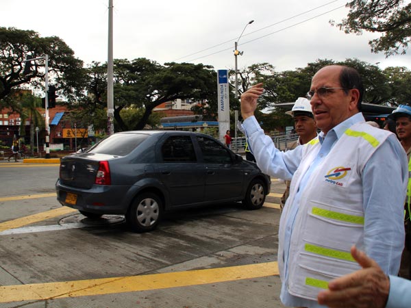 El alcalde Guerrero dio movilidad por la calle 5