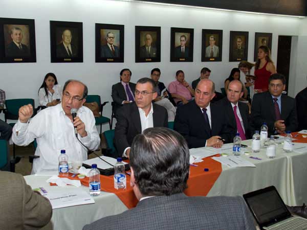 La dirigencia de la regi�n sacar� adelante los proyectos del contrato plan con la Naci�n