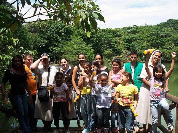 El Dagma y la empresa privada se unen en la Ruta Verde para beneficiar a ni�as de un orfanato