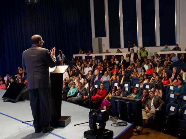 Alcalde Rodrigo Guerrero Velasco reconoci� la importante labor que cumplen los medios en la sociedad moderna