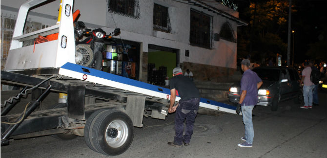 Tr�nsito llama la atenci�n sobre veh�culos abandonados en la v�a p�blica