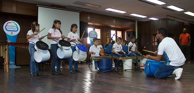 Se abre taller gratuito de marimba y percusi�n para ni�os y adultos cale�os