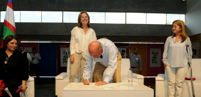 Firma del convenio de acompa�amiento social en la comunidad de Llano Verde