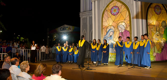 Caleos siguen las novenas de Navidad desde La Ermita