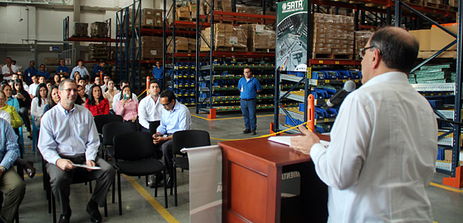 Alcalde de Cali reconoce labor de multinacional que se expande en la regin