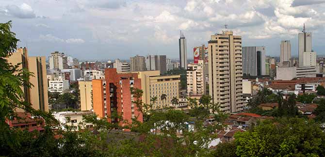 Alcalde y Mincomercio instalan primer foro de industria de tercerizacin de servicios