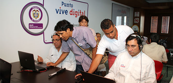 Bibliotecas de Cali se dotan con ltima tecnologa; entregan 6 Puntos Vive Digital