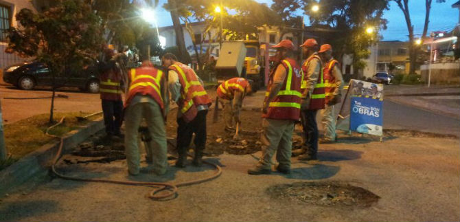 Secretara de Infraestructura ejecuta bacheo en el barrio Granada