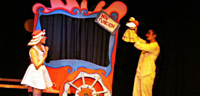 Pequeo Teatro de Muecos, con 32  aos circulando por Colombia y el  mundo