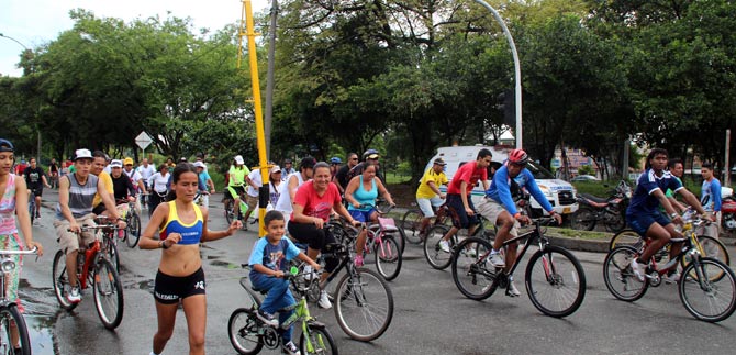 Pap�s y mam�s se gozaron el Ciclopaseo dominical