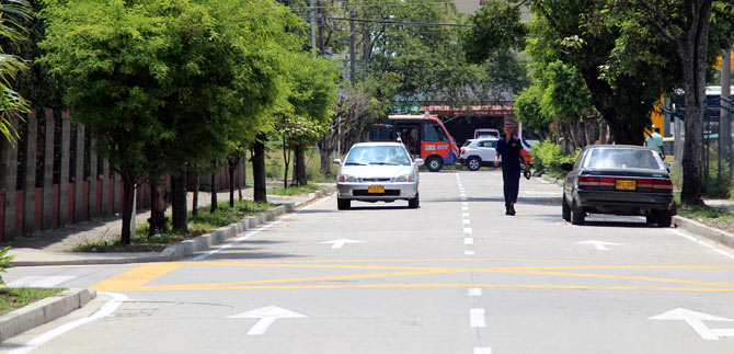 Con pavimento r�gido, Alcald�a de Cali recuper� v�as aleda�as a la Terminal