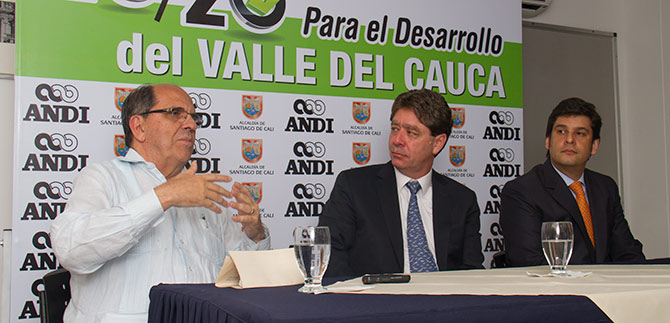 Alcalde dijo a empresarios que se preparen para dar oportunidades a exguerrilleros