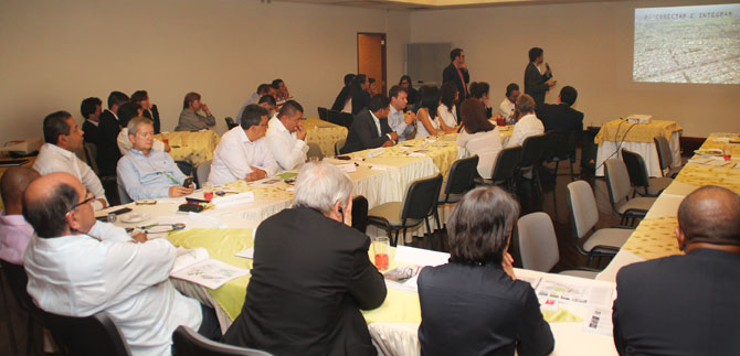 �Conexi�n de municipios es clave�, dicen urbanistas internacionales, de visita al G11