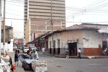 Alcalde record� a due�os de predios de San Pascual que prima el bien de todos