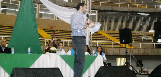 Miles de titulares de M�s Familias en Acci�n en la rendici�n de cuentas