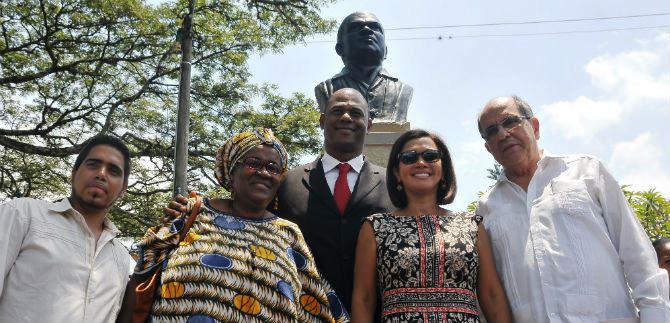 Cali conmemora los 100 a�os del natalicio del maestro Petronio