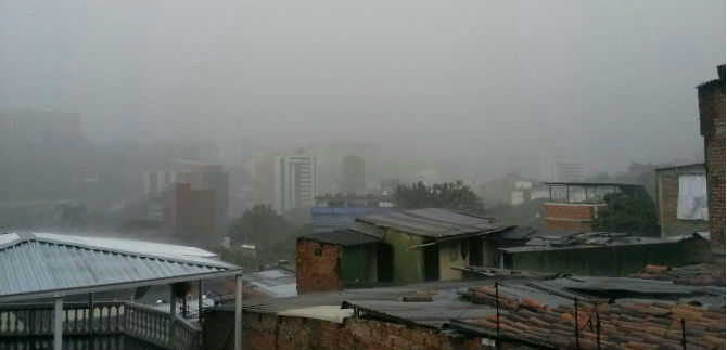 Autoridades atienden emergencia invernal en el sur de Cali