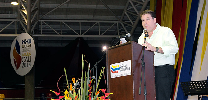 Juan Esteban �ngel se posesiona como Secretario de Deporte y Recreaci�n
