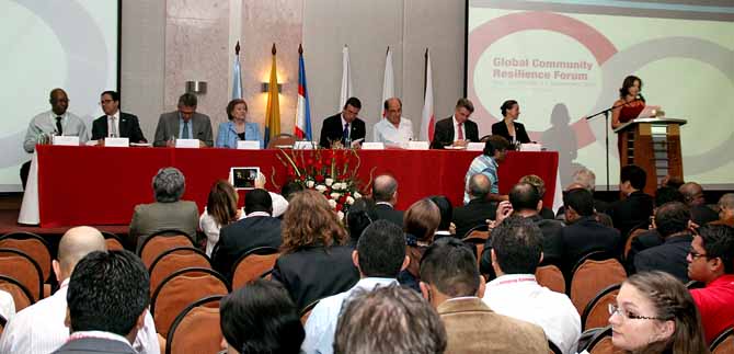 Asistentes a foro mundial conocieron experiencias de vida en Potrero  Grande