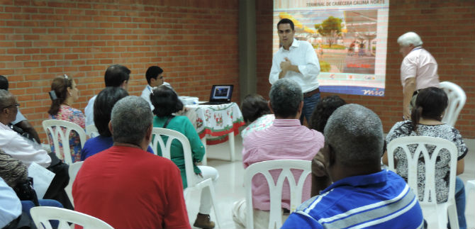 Lderes de la comuna 6 y la Administracin se ponen al da sobre inversiones de 2015