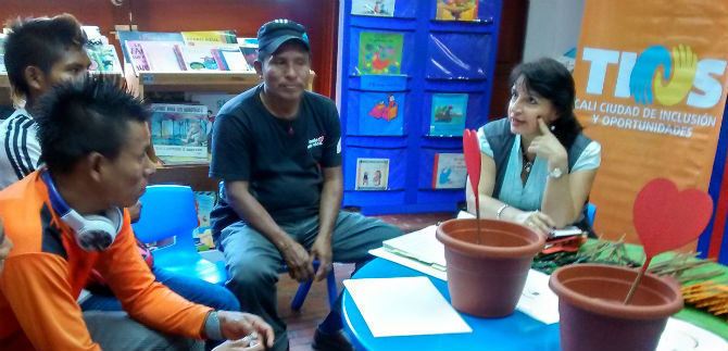 Dictan taller de habilidades parentales a comunidad embera kato