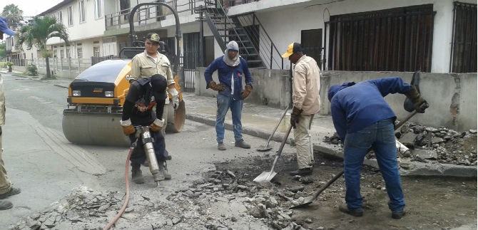 Bacheo continu� en la Semana Mayor