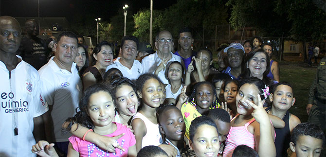 Habitantes de la comuna 7 se sienten m�s seguros con la iluminaci�n en sus parques