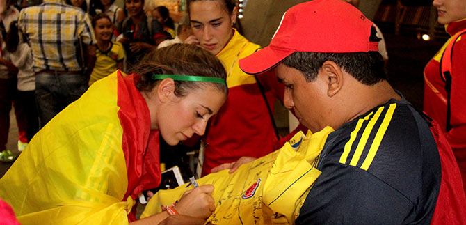 Atletas mundialistas se sienten cale�os; disfrutan los atractivos de la ciudad