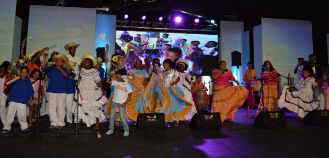 Salvaguarda de la tradicin de las msicas del Pacfico: El Petronito