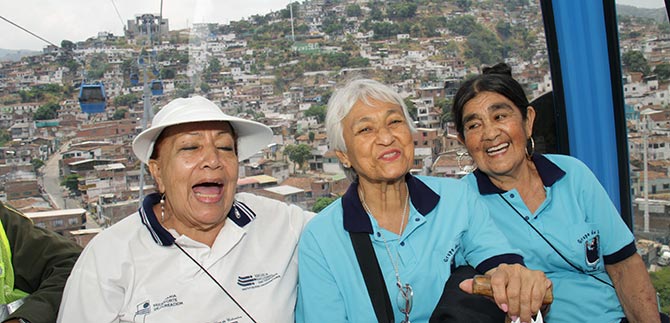Comunidad de Brisas de Mayo comenz� nueva vida con el MIO Cable