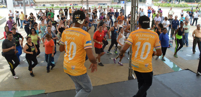 Prosiguen talleres y clases de baile del Mundial de Salsa