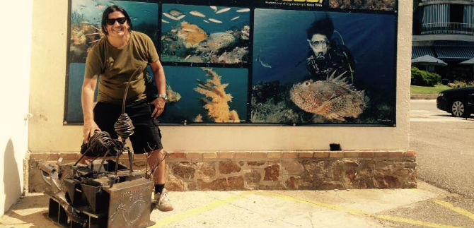 Escultor caleo expone su obra en Espaa