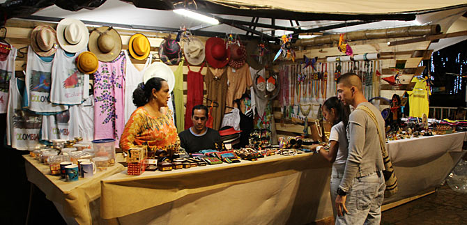 Calle del Arte Preferia llegar con regalos de Navidad