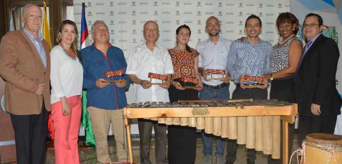Distintas maneras de narrar las m�sicas de marimba y cantos tradicionales del Pac�fico sur, versi�n 2015
