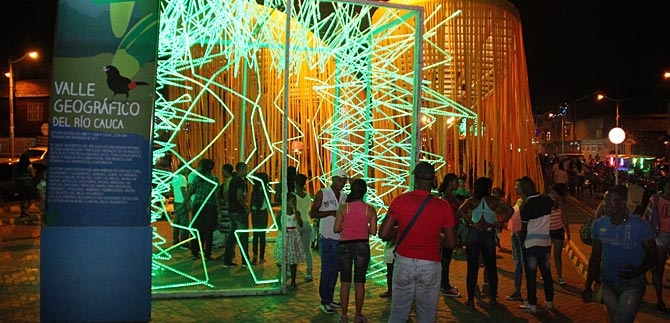 Novena de Aguinaldos en el Parque Longitudinal de la 72W, con luces y arte