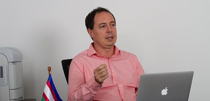 Perfil Secretario de Vivienda Social, Juan Carlos Minotta Juri