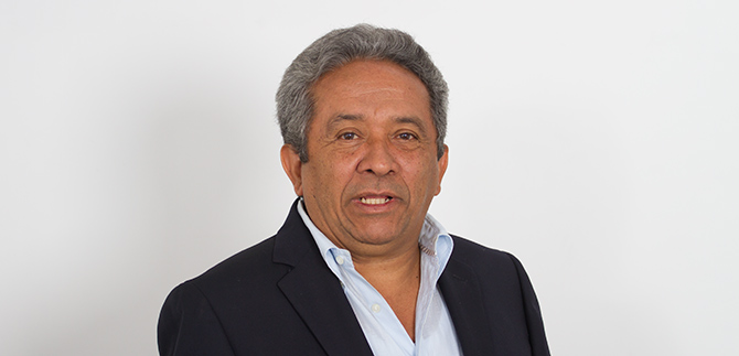 Perfil Director de Desarrollo Administrativo, Hugo Javier Buitrago