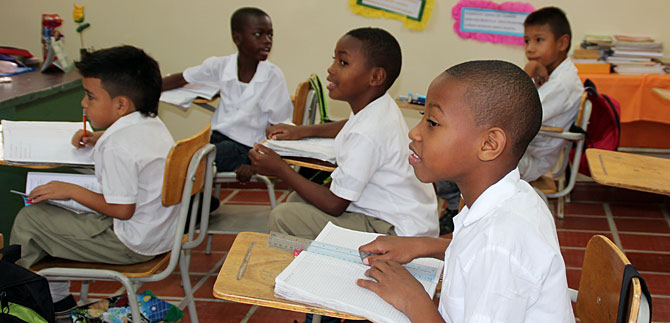 Estudiantes reubicados deben acudir sin falta