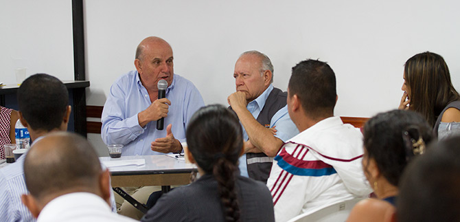 Por su organizaci�n comunitaria, alcalde de Cali destac� la comuna 6
