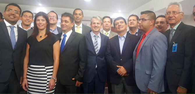 Santiago de Cali firm� pacto por la transparencia con el alto gobierno