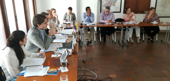Promotores de inversi�n apoyan iniciativas de Asesor�a de Paz