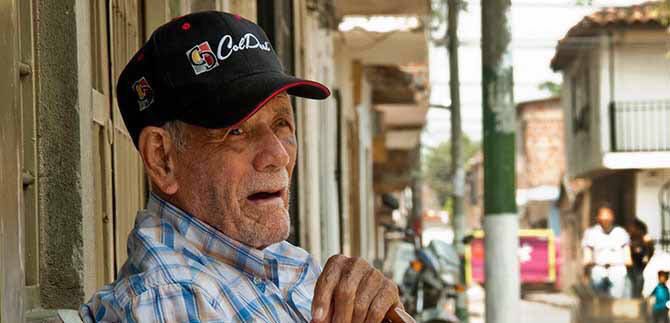 Inician pagos para beneficiarios del programa Colombia Mayor