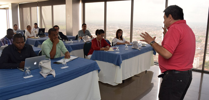 Realizan encuentro de secretarios de educaci�n en la ciudad