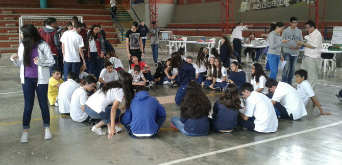 Con testimonios de reintegrados y v�ctimas, Asesor�a de Paz forma a m�s de 200 estudiantes