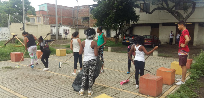 Adelantan jornada de recuperacin y limpieza del parque en el barrio San Marino