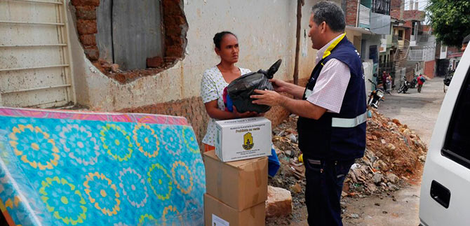 Familias afectadas por deslizamientos en la ladera de Cali recibieron ayuda humanitaria