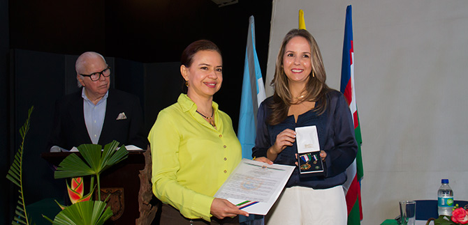 Alcalda de Cali condecora la Museo la Tertulia en sus 60 aos