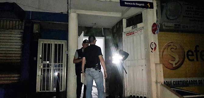 Autoridades cierran establecimiento por droga y presencia de menores de edad