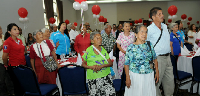 Este viernes 1.400 adultos mayores celebrar�n su d�a